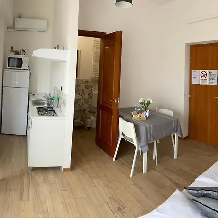 Bed Da Daniela Pensión Peschiera del Garda